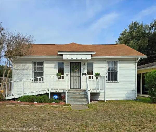 1105 E 5th Street, Alice, TX 78332