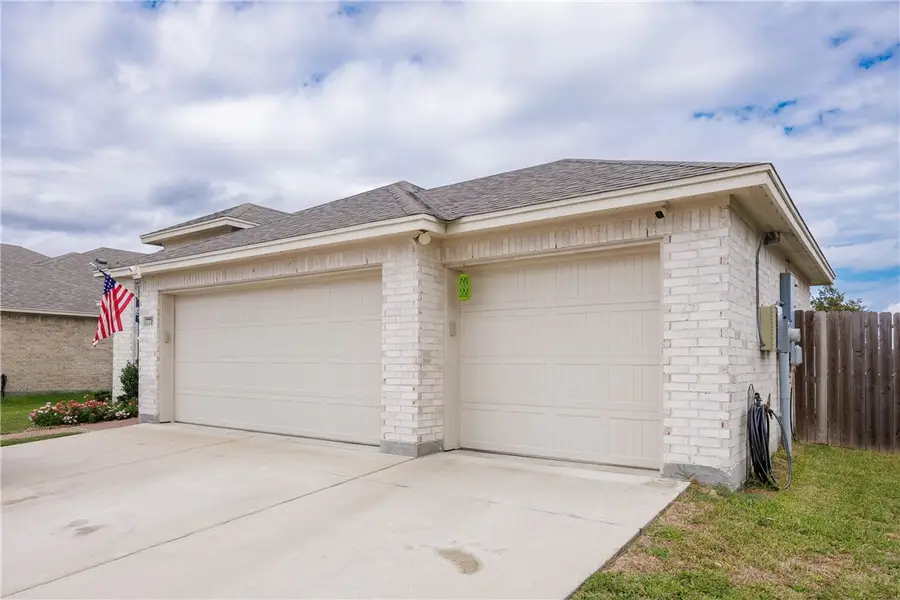 7718 Iron Man Drive, Corpus Christi, TX 78414 - Image #2