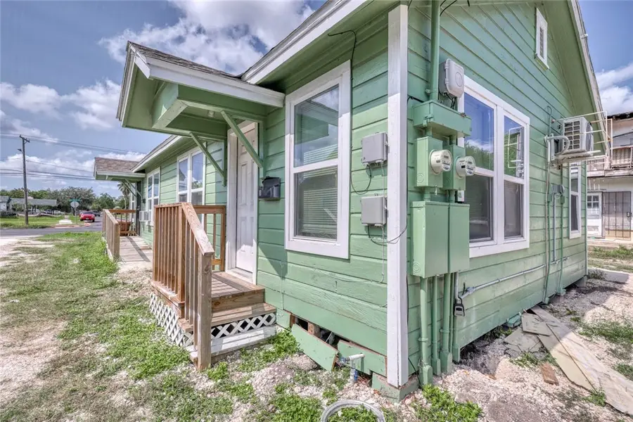 3222 Buddy Lawrence Drive, Corpus Christi, TX 78408 - Image #2