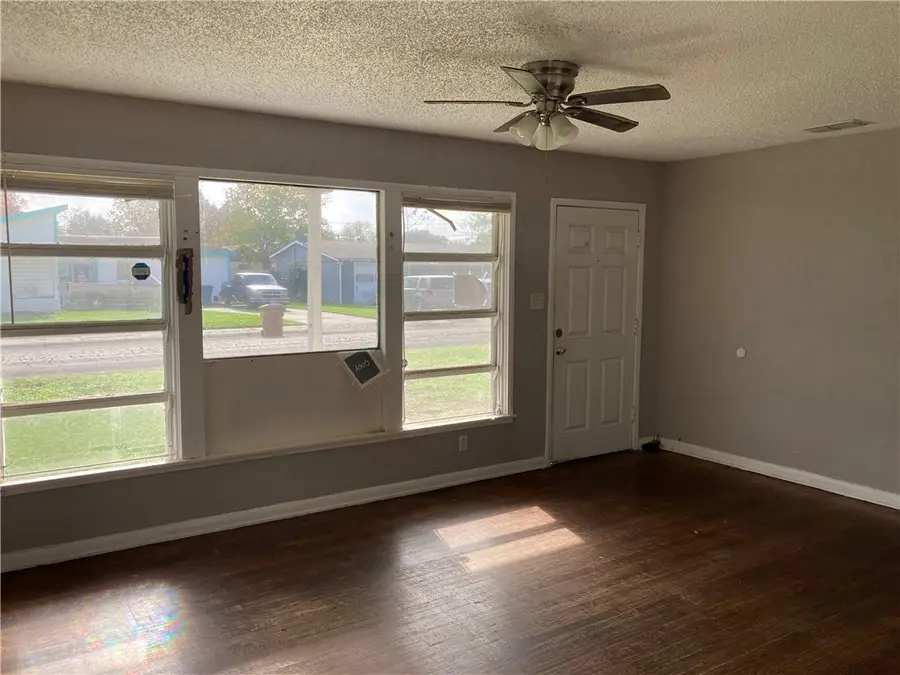 1537 Devon Drive, Corpus Christi, TX 78415 - Image #2