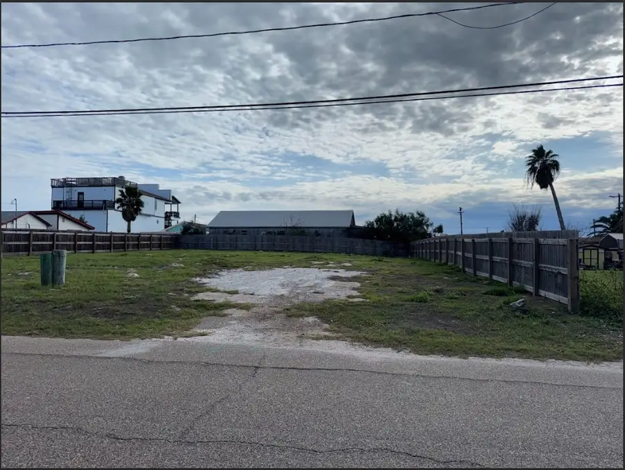 216 E Roberts Avenue, Port Aransas, TX 78373 - Image #3