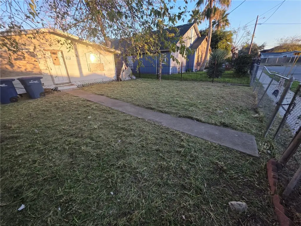 230 Shawnee Street, Corpus Christi, TX 78405 - Image #1