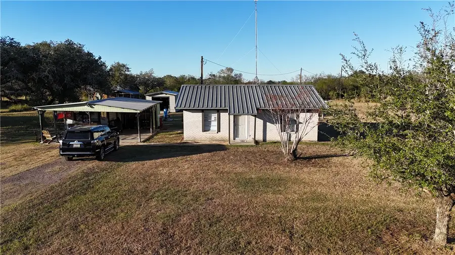 110 Ryan Rd, Refugio, TX 78377 - Image #2