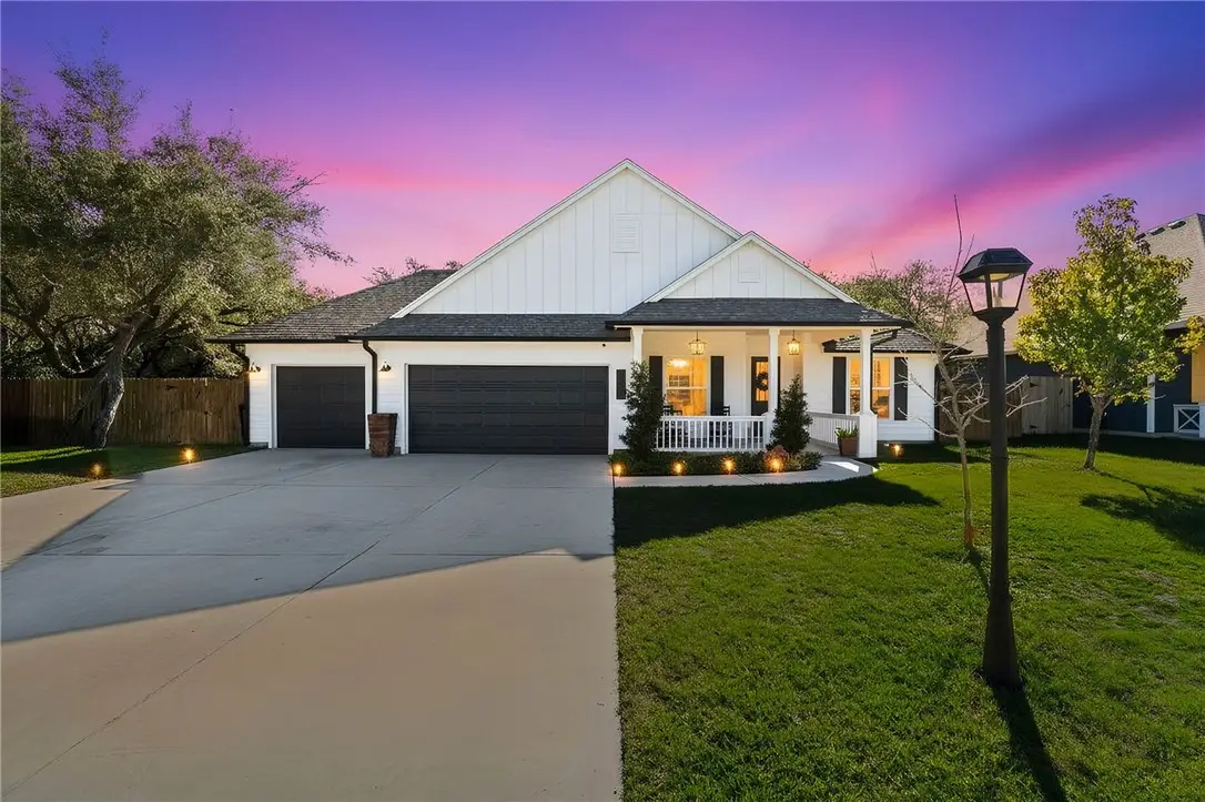 150 Norwood Oaks Drive, Rockport, TX 78382 - Image #1