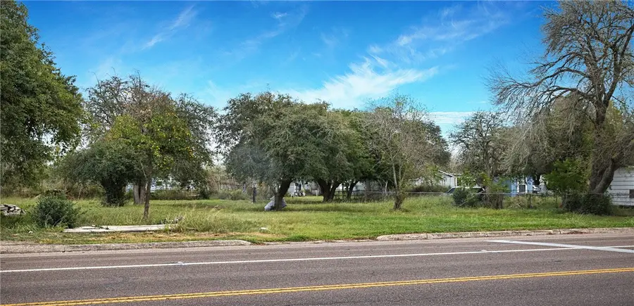 409 Sodville Street, Sinton, TX 78387 - Image #2