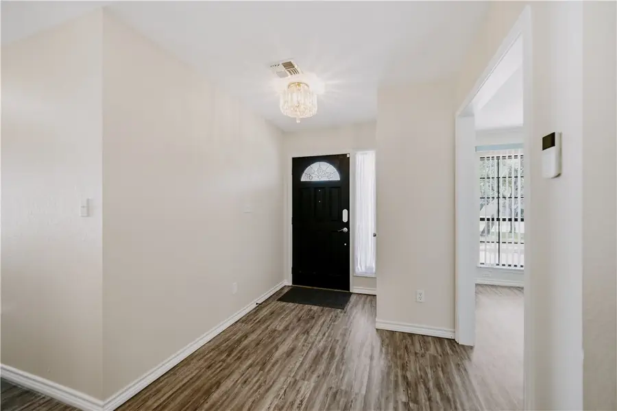 711 Waterwood Street, Rockport, TX 78382 - Image #3