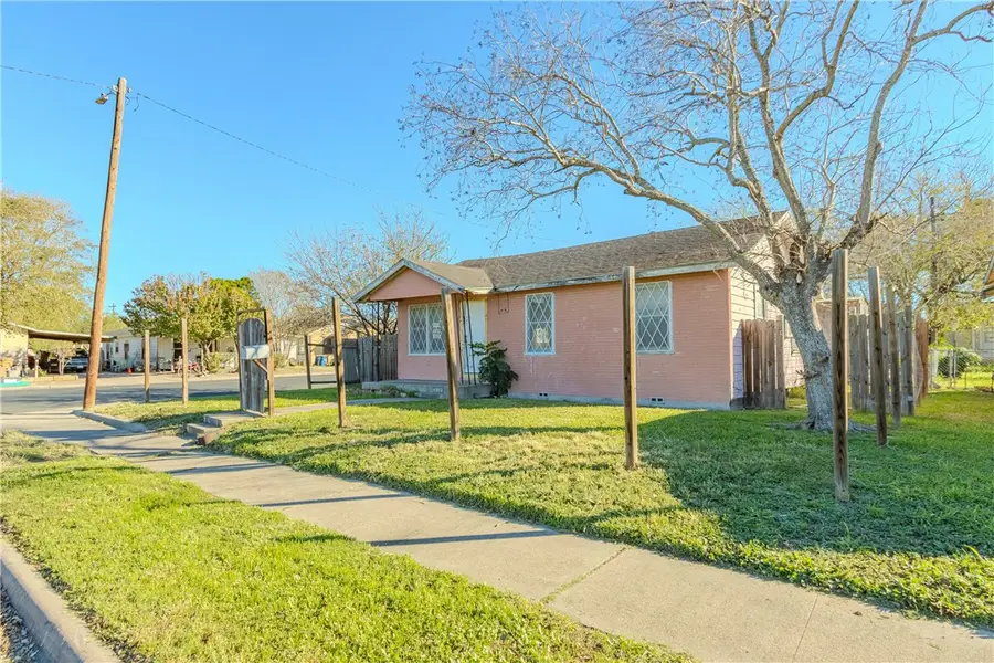 4302 Valdez Drive, Corpus Christi, TX 78416 - Image #2
