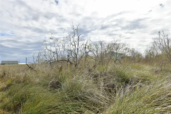 315-316 W Live Oak Lane, Rockport, TX 78382