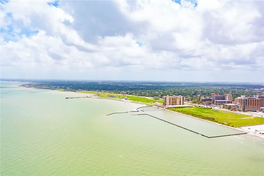 823 S Water Street #5D, Corpus Christi, TX 78401 - Image #2