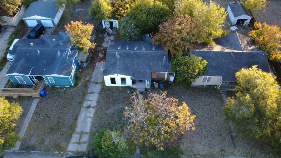 4019 W Vanderbilt Drive, Corpus Christi, TX 78415 - Image #3