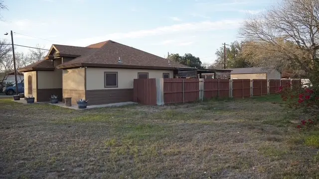 710 W Viggo Street, Hebbronville, TX 78361 - Image #2