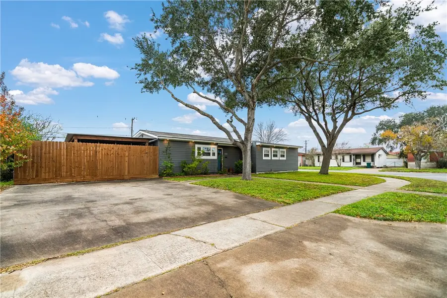 4338 Yucca Street, Corpus Christi, TX 78411 - Image #3