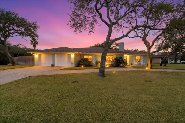 2012 Baywood Drive, Rockport, TX 78382