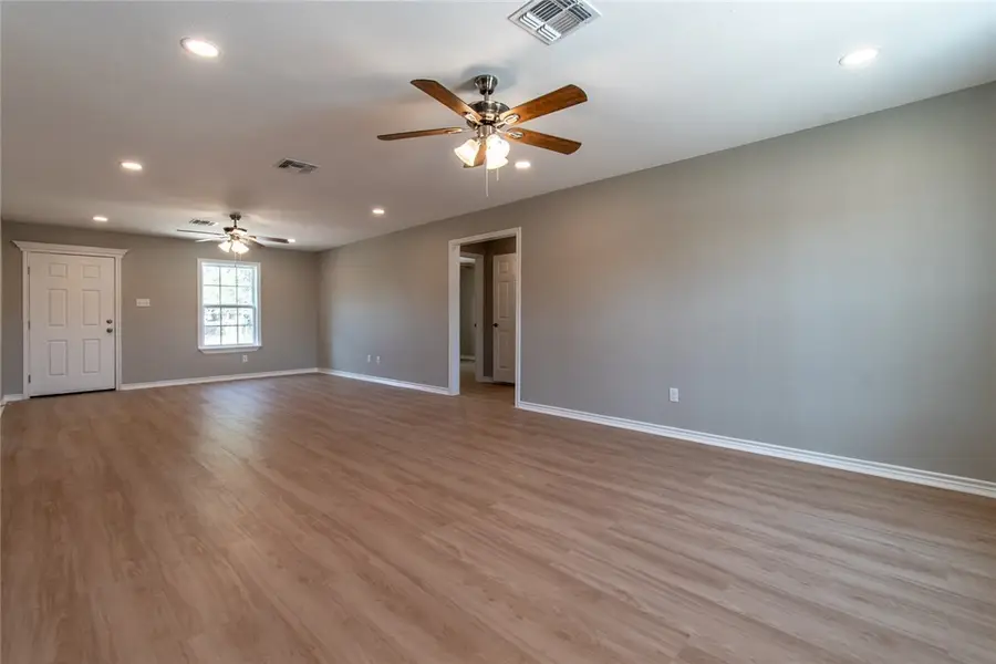 905 N Pearl Street N, Rockport, TX 78382 - #2