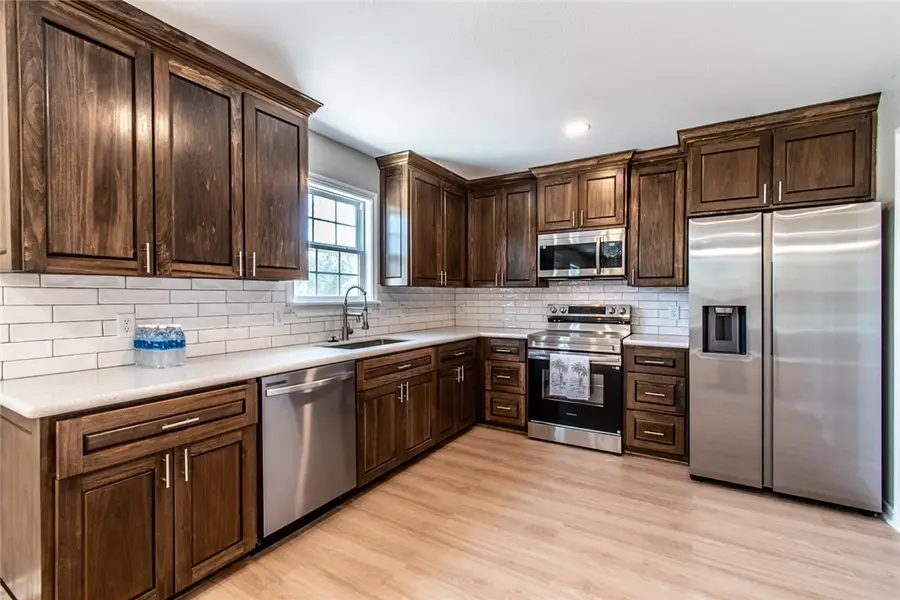 905 N Pearl Street N, Rockport, TX 78382 - #3