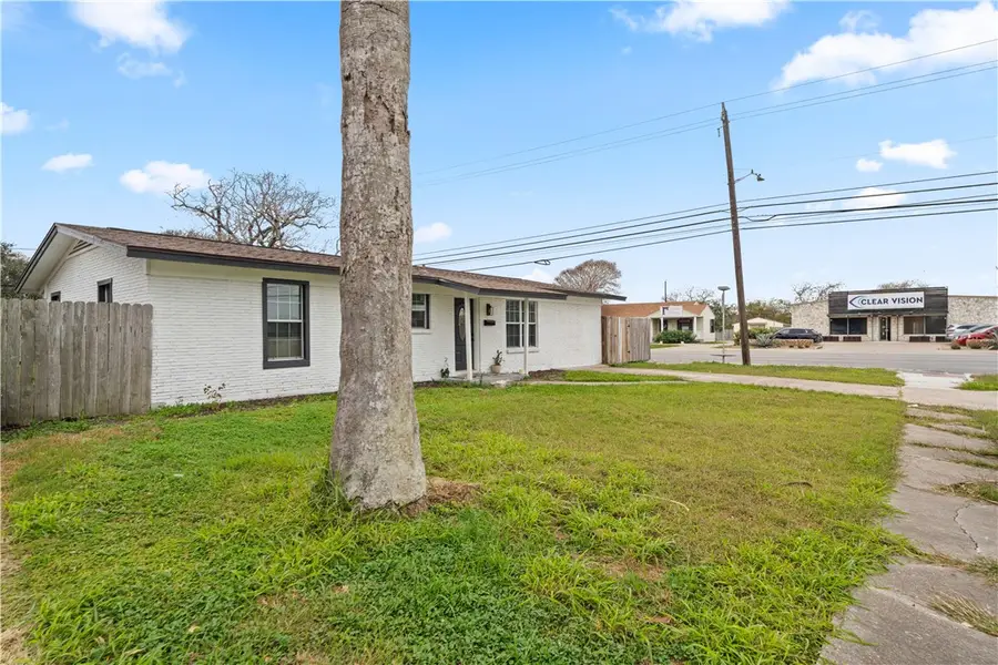 5801 Lucille Drive, Corpus Christi, TX 78412 - Image #3