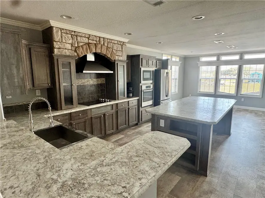 2422 Widgeon Drive, Corpus Christi, TX 78410 - Image #2