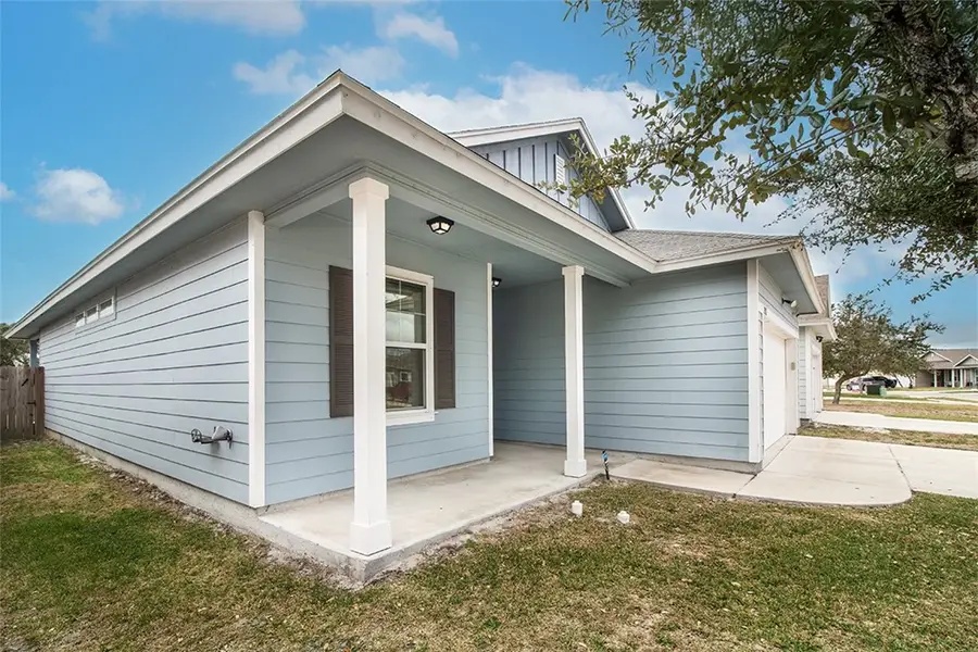 1911 Estes Flats Drive, Aransas Pass, TX 78336 - Image #3