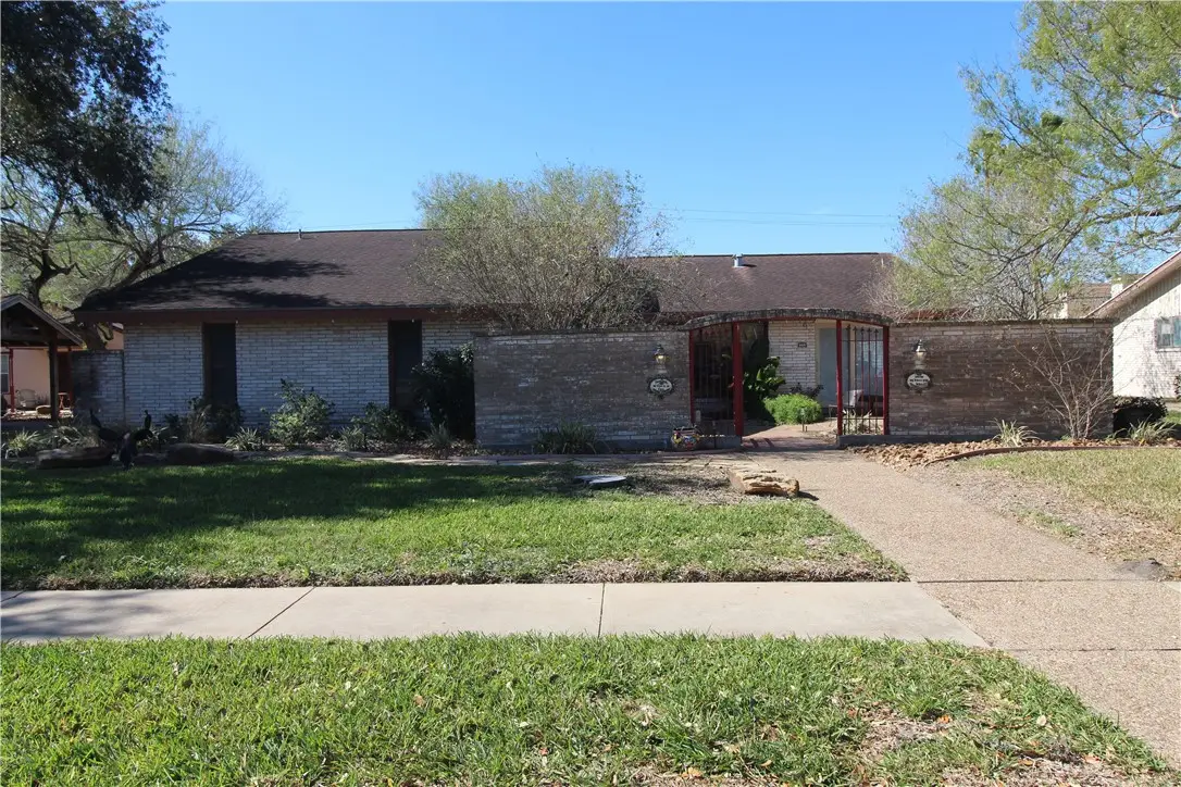 221 Seale Avenue, Kingsville, TX 78363 - Image #1