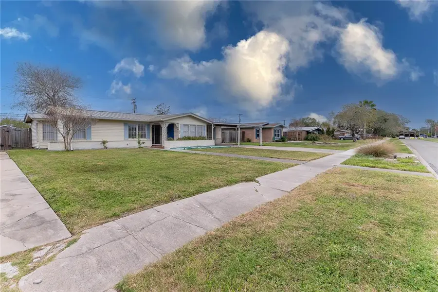 534 Parade Drive, Corpus Christi, TX 78412 - Image #3