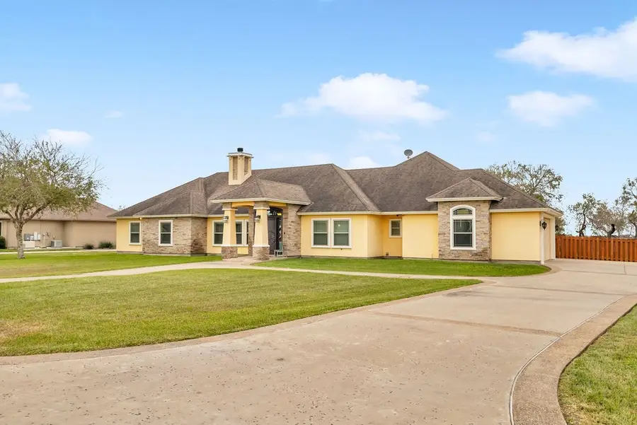 5498 Lonesome Dove, Robstown, TX 78380 - Image #2