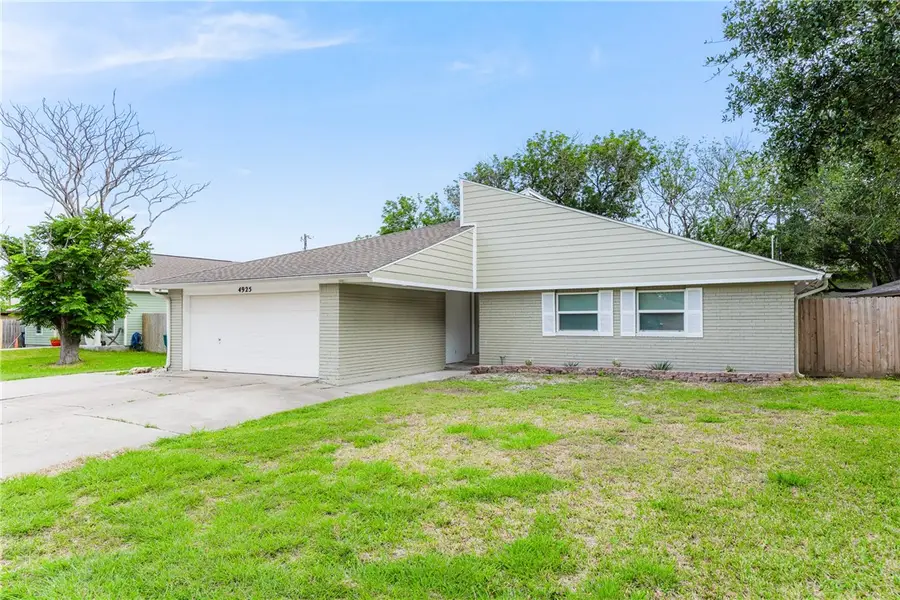 4925 Valley Stream Drive, Corpus Christi, TX 78413 - Image #2