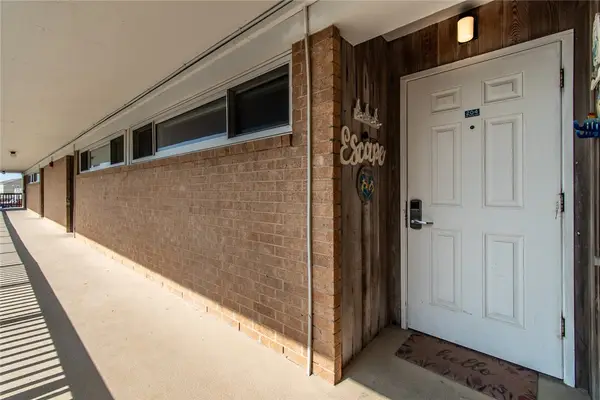 14810 Windward Drive #204, Corpus Christi, TX 78418