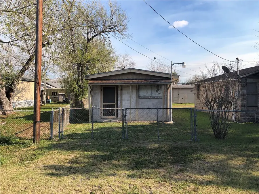 526 Dolores Street, Taft, TX 78390 - #2