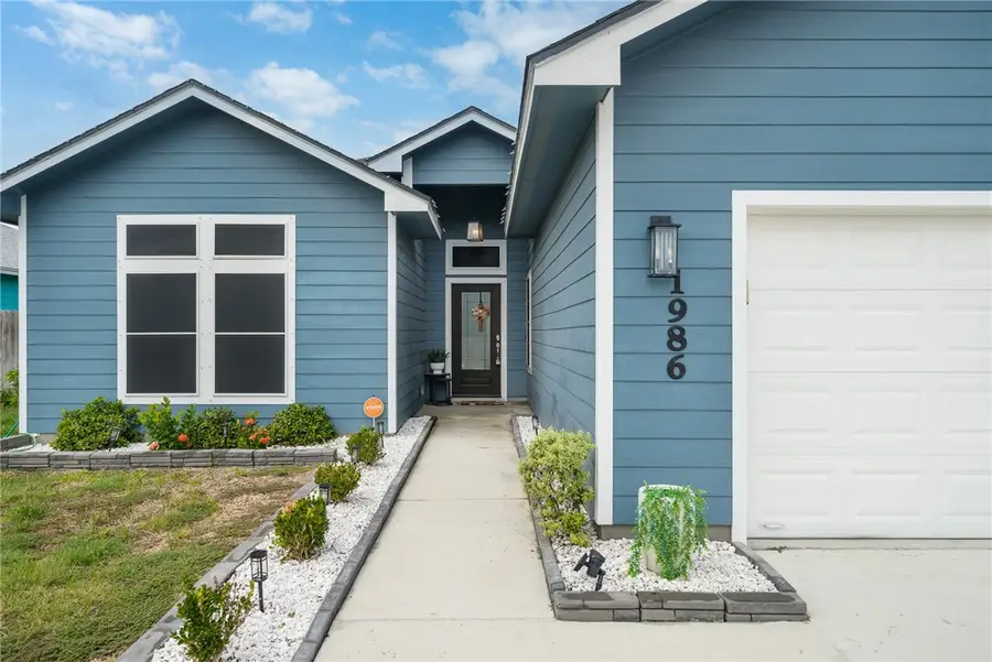 1986 Admiral, Aransas Pass, TX 78336 - Image #2