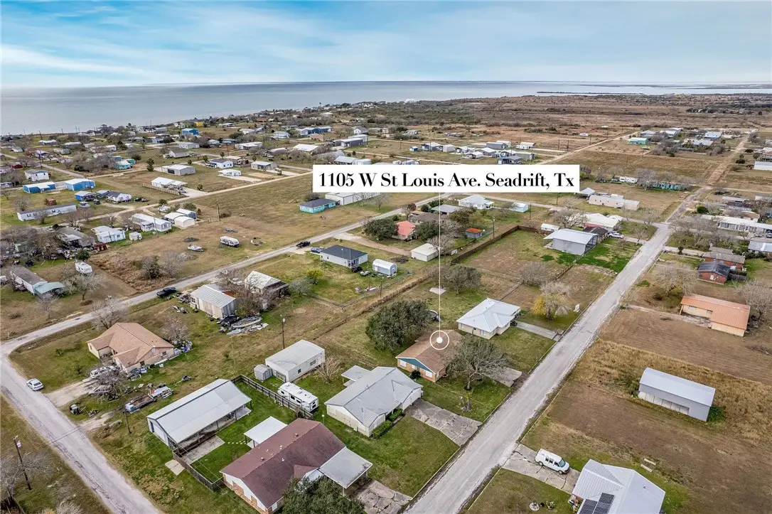 1105 W Saint Louis Avenue, Seadrift, TX 77983 - #1