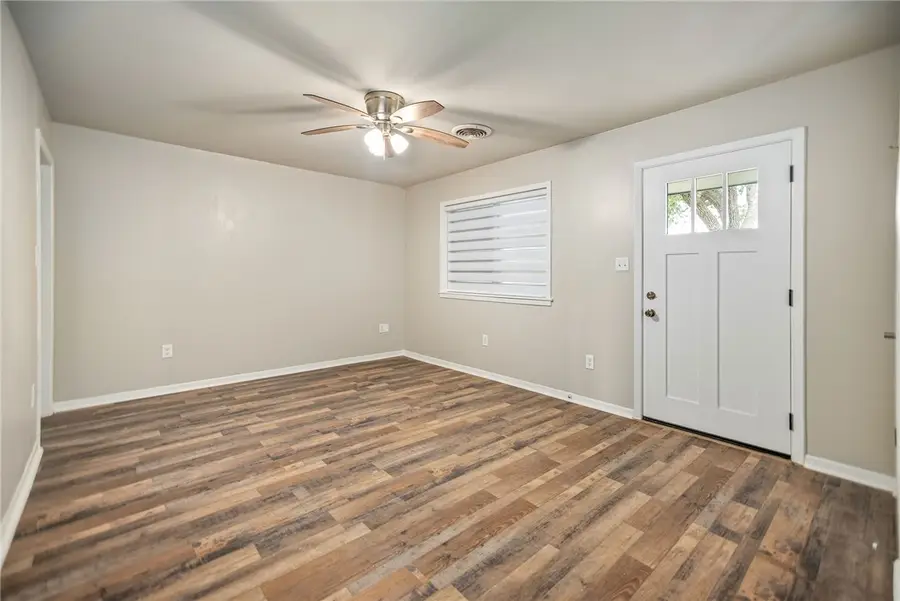 1105 W Saint Louis Avenue, Seadrift, TX 77983 - #3