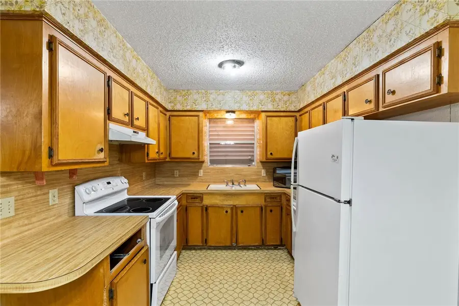 8125 Douglas Drive, Corpus Christi, TX 78409 - Image #3