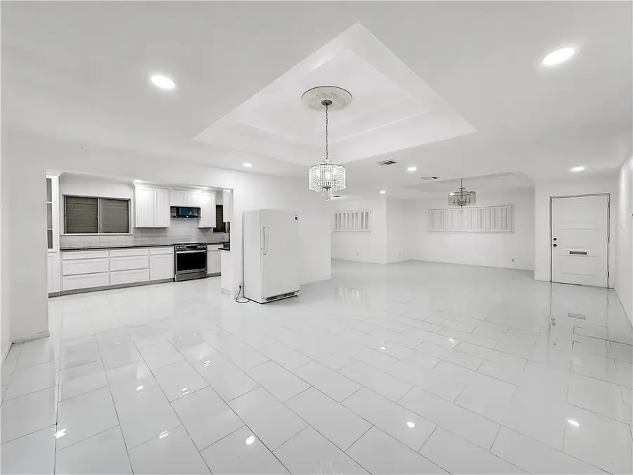 4115 Meridian Place, Corpus Christi, TX 78411 - Image #3