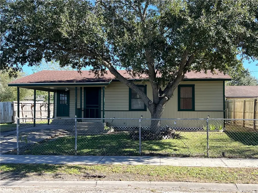 1018 Whitaker Drive, Corpus Christi, TX 78412 - Image #2
