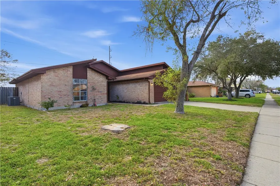 7439 Cessna Drive, Corpus Christi, TX 78412 - Image #2