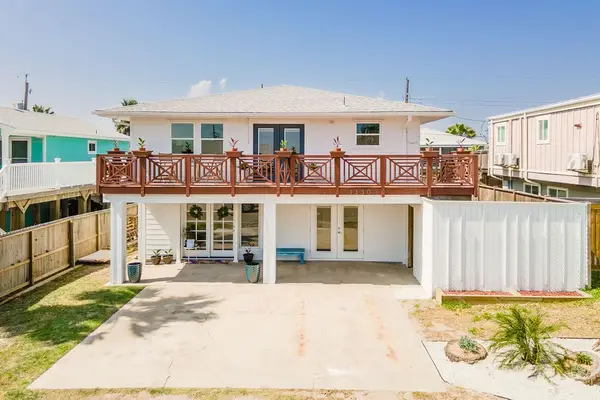 1330 Whispering Sands Street, Port Aransas, TX 78373