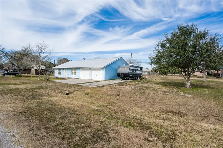907 Burton Street, Woodsboro, TX 78393 - #2
