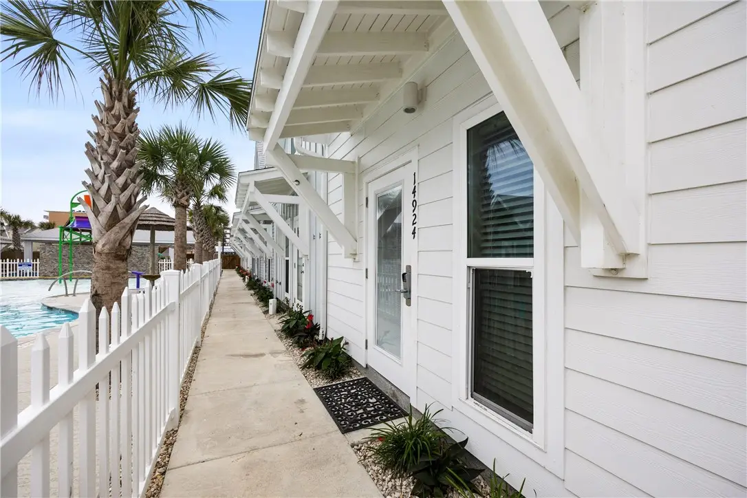 14924 Smugglers Cove Drive, Corpus Christi, TX 78418 - Image #1