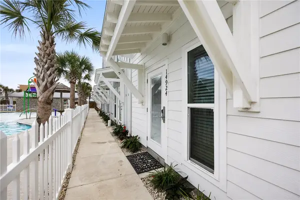 14924 Smugglers Cove Drive, Corpus Christi, TX 78418