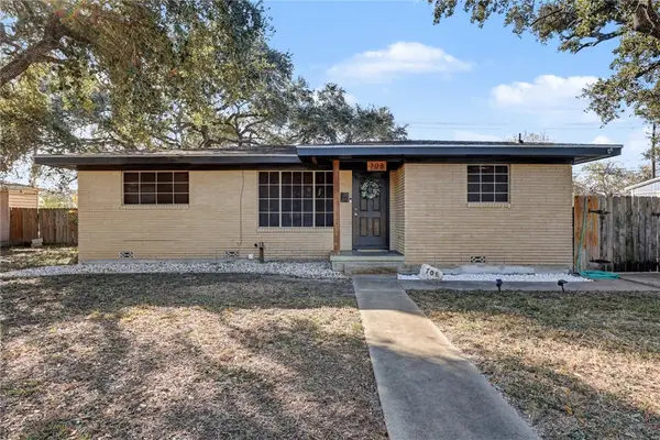 708 E Main Street, Sinton, TX 78387