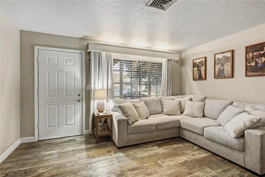 708 E Main Street, Sinton, TX 78387 - Image #3