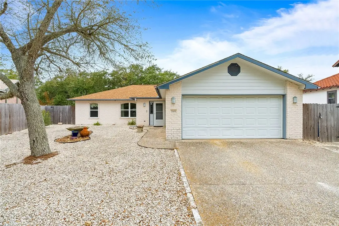 2105 Harbor Circle, Rockport, TX 78382 - #1