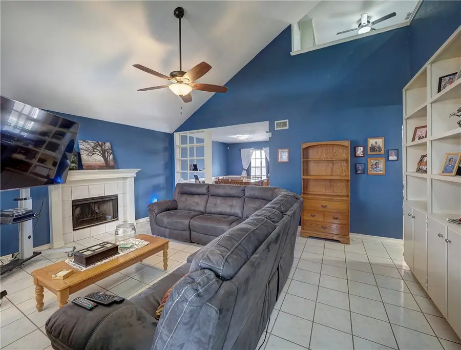 7210 St James Court, Corpus Christi, TX 78413 - Image #3