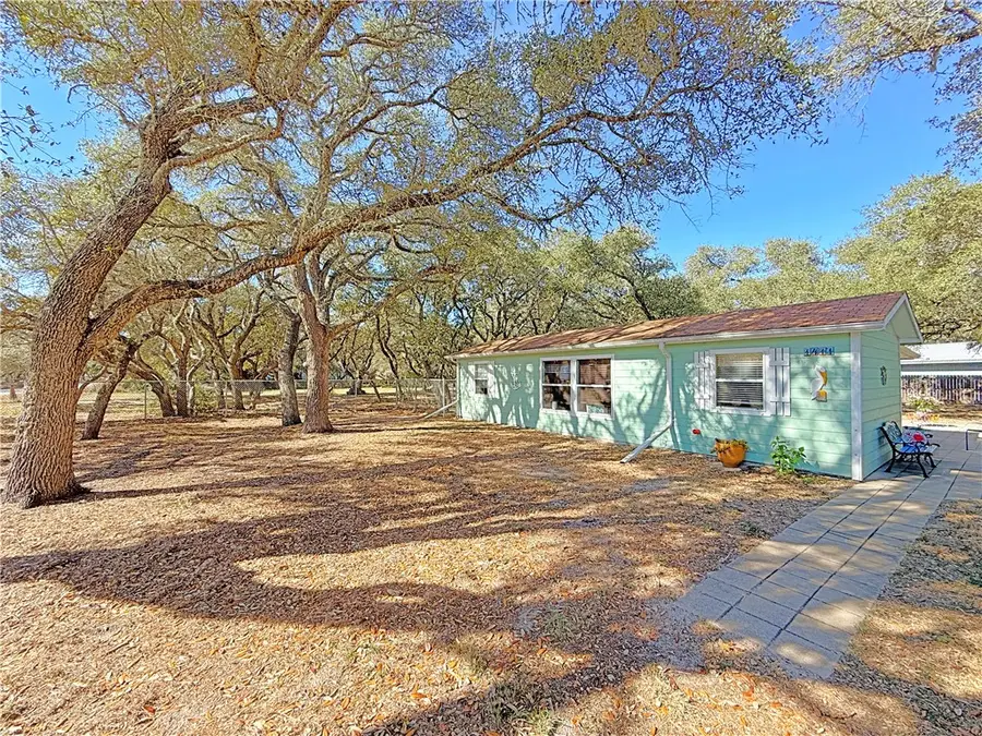 1411 Myrtle Street, Rockport, TX 78382 - #3