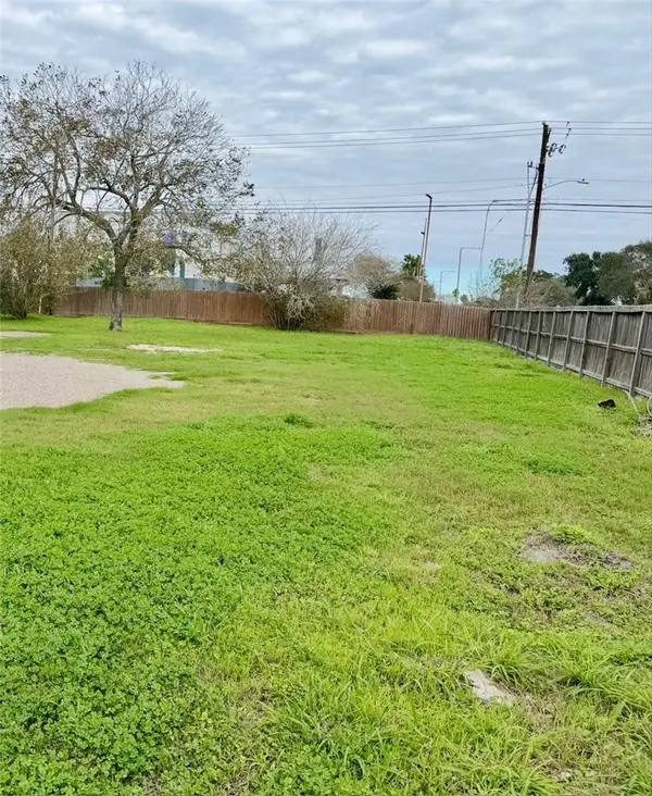 5138 Williams Drive, Corpus Christi, TX 78411