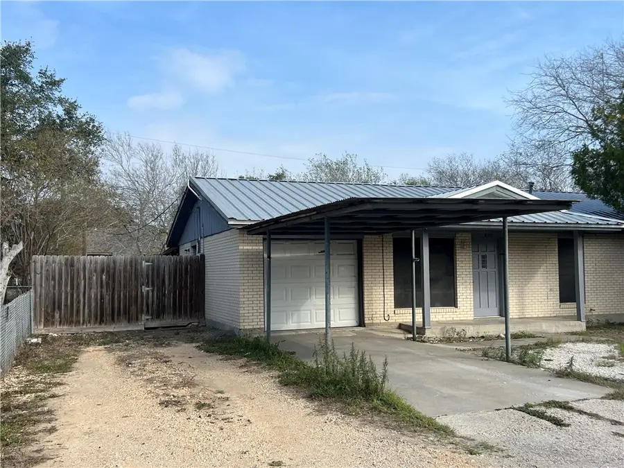 803 Continental Drive, Three Rivers, TX 78071 - #2