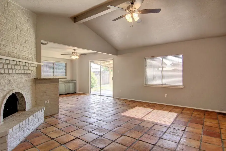 2734 Blue Grass Drive, Corpus Christi, TX 78410 - Image #2