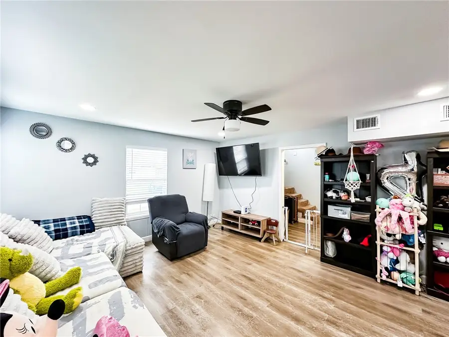 1213 Main Drive, Corpus Christi, TX 78409 - Image #3