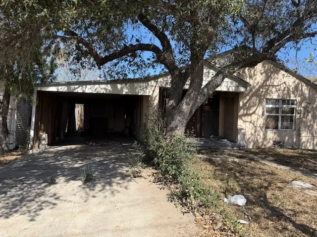 909 E 1st St Street E, Alice, TX 78332 - #1