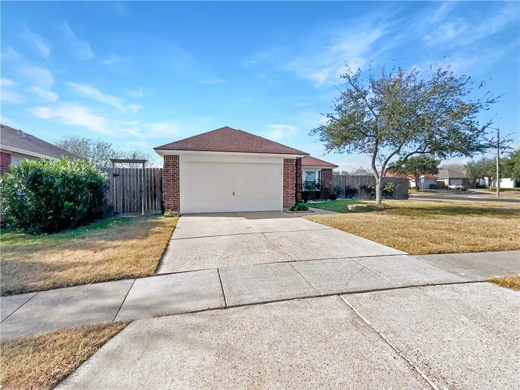 3201 Keltic Drive, Corpus Christi, TX 78414 - Image #1
